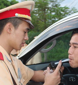 Có nên tịch thu phương tiện của lái xe say xỉn?