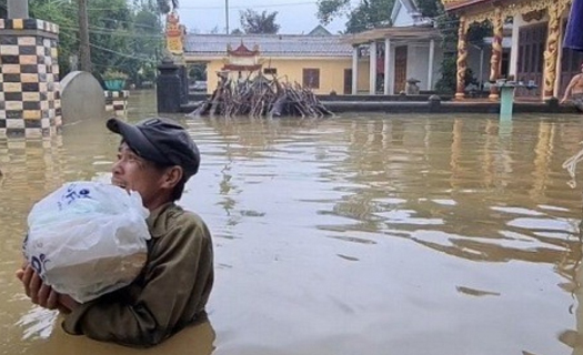 Khắc phục hậu quả, chủ động ứng phó với áp thấp nhiệt đới, mưa lũ tại miền Trung