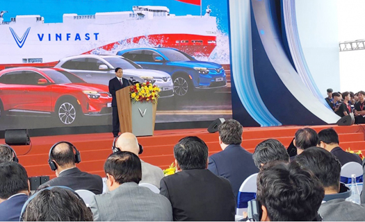Thủ tướng dự Lễ xuất khẩu lô xe ô tô điện đầu tiên của VinFast ra thế giới