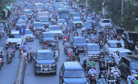 Phân làn đường riêng ở Hà Nội: Nhọc nhằn mà chẳng nên công trạng gì…