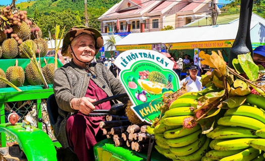 Sầu riêng Khánh Sơn và nhiều loại cây trồng giúp bà con miền núi thoát nghèo