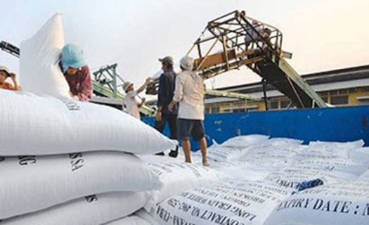 Bộ Công thương kiến nghị tiếp tục mở tờ khai hải quan cho gạo xuất khẩu