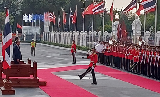 Thủ tướng Thái Lan chủ trì lễ đón trọng thể Chủ tịch nước Nguyễn Xuân Phúc