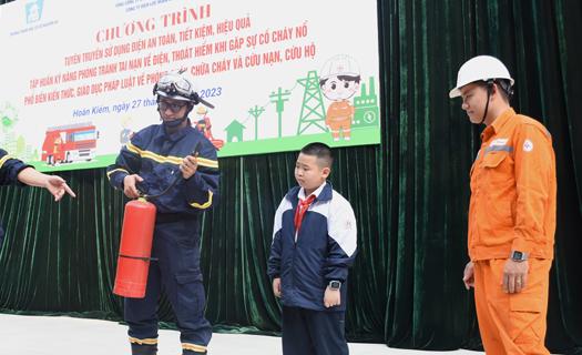 EVNHANOI: Nâng cao kỹ năng sử dụng điện an toàn, tiết kiệm đến mỗi học sinh