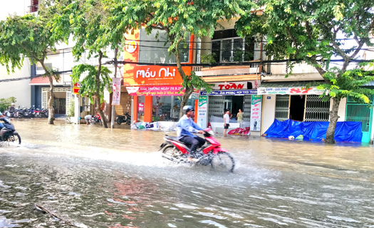 Cần Thơ: Nhiều giải pháp an toàn giao thông khi triều cường dâng cao