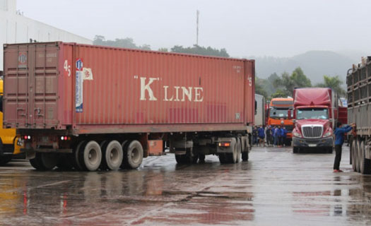Hàng nghìn xe chở nông sản ùn ứ tại các cửa khẩu ở Lạng Sơn